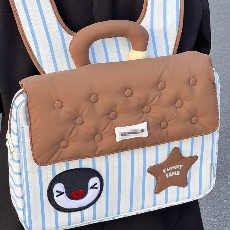Laptop Backpack 15.6 - กระเป๋าเป้สะพายหลัง Pingu Penguin ดีไซน์เฉพาะตัวสำหรับสาวๆ กระเป๋า Ita